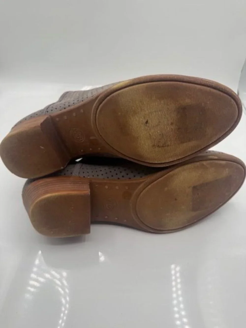 Lucky Brand Women's Gray Suede Leather Perforated BROOKLIN Ankle Bootie Size 12M - Picture 5 of 7